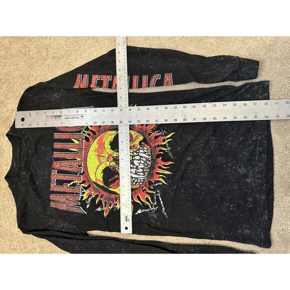 Men’s Small Metallica Concert Long Sleeve T-Shirt Flaming Skull Black and Gray - Picture 5 of 5